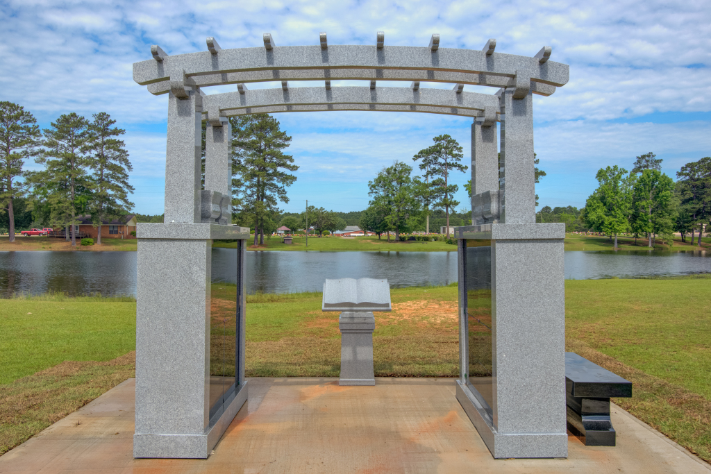 Forest Lawn Memory Gardens | 7774-A, MS-39, Meridian, MS 39305, United States | Phone: (601) 693-2464