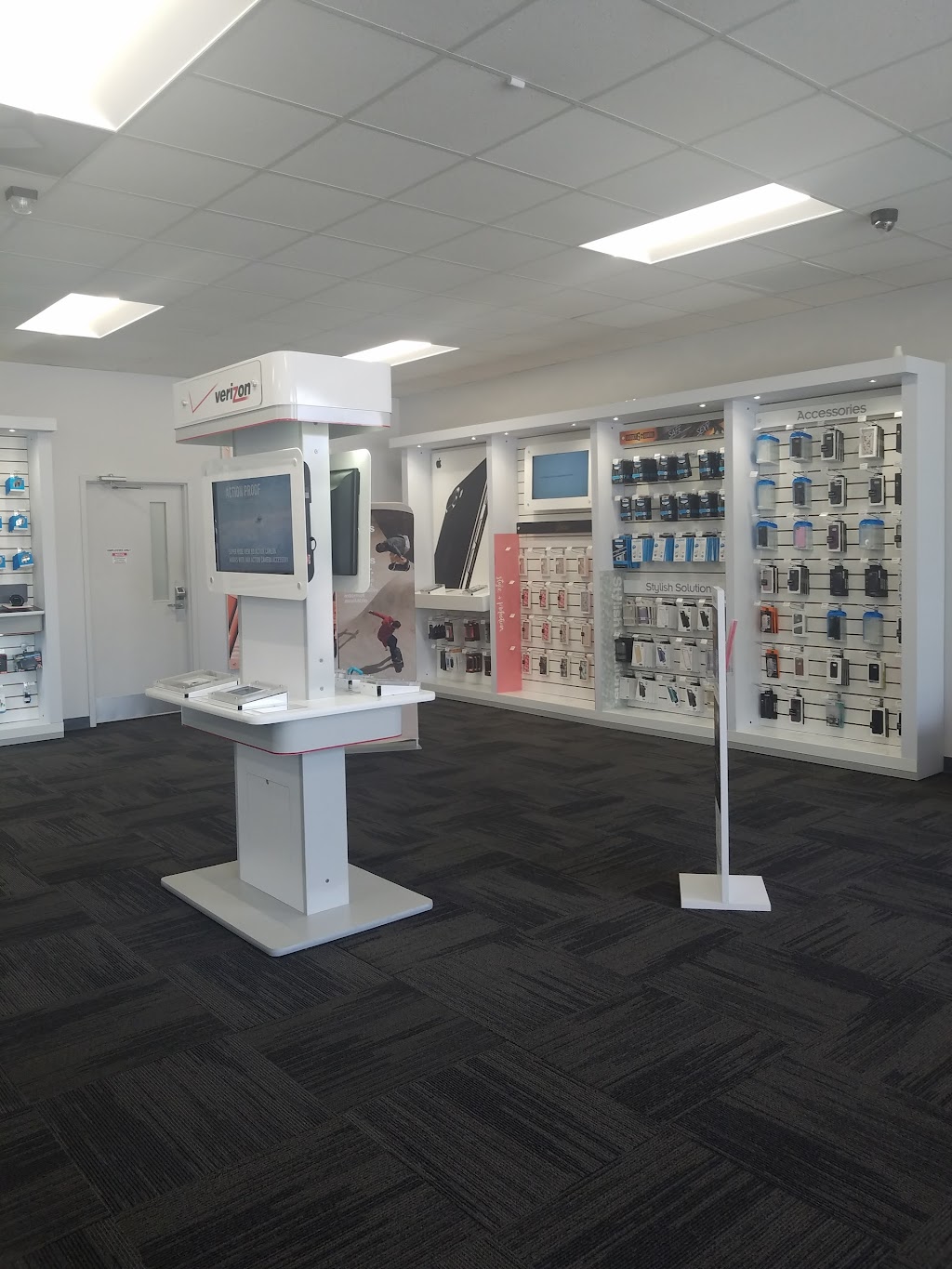 Verizon | 12221 Chattanooga Plz Ste 10, Midlothian, VA 23112, USA | Phone: (804) 744-3222