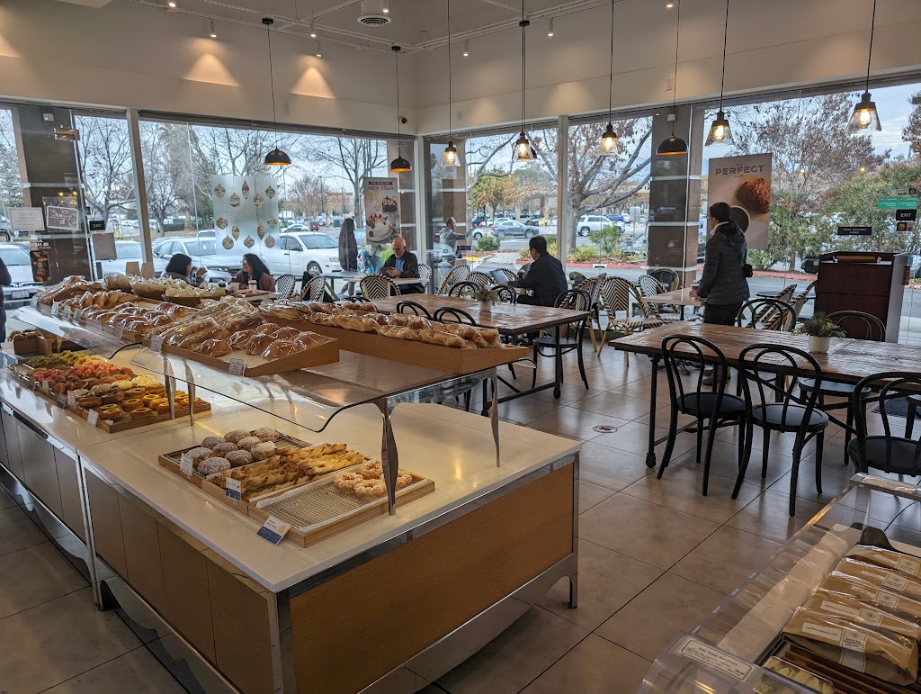 Paris Baguette | 1698 Hostetter Rd, San Jose, CA 95131, USA | Phone: (408) 573-8888