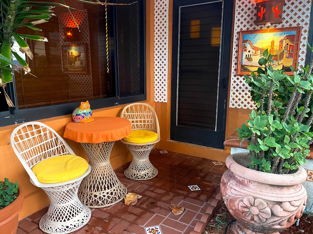 Blue Seas Courtyard | 4525 El Mar Dr, Lauderdale-By-The-Sea, FL 33308, USA | Phone: (954) 772-3336