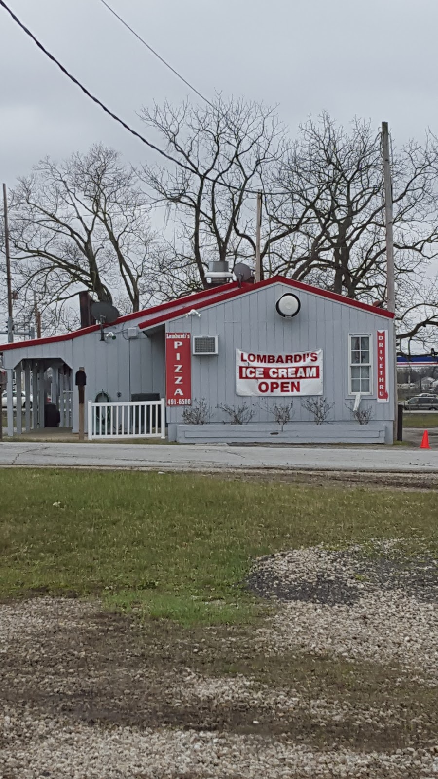 Lombardis Dairy Diner | 6251 S High St, Lockbourne, OH 43137, USA | Phone: (614) 491-6500