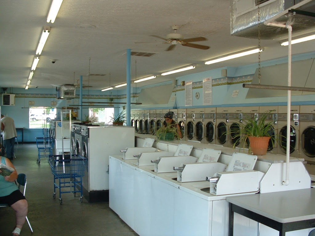 the tub club coin laundry | 765 Cedar St, Scottsburg, IN 47170, USA | Phone: (812) 752-9694