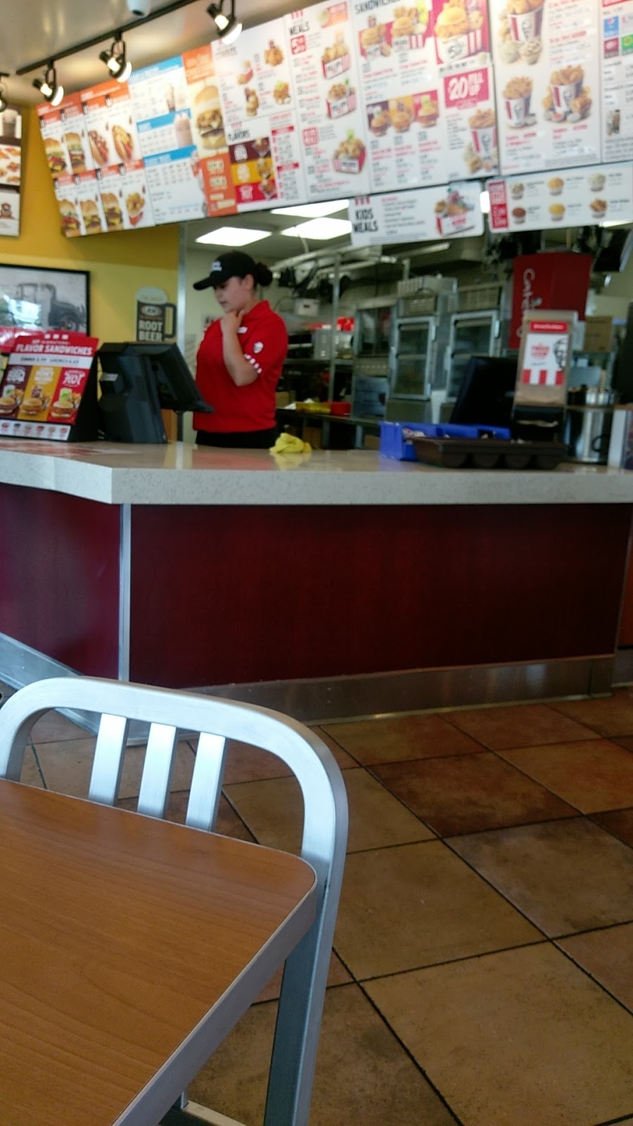 KFC | 1101 SW 1st Ave, Canby, OR 97013, USA | Phone: (503) 266-6171