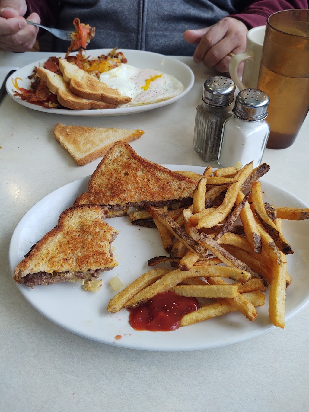 Mickeys Diner By willy | 1950 7th St W, St Paul, MN 55116, USA | Phone: (651) 698-8387