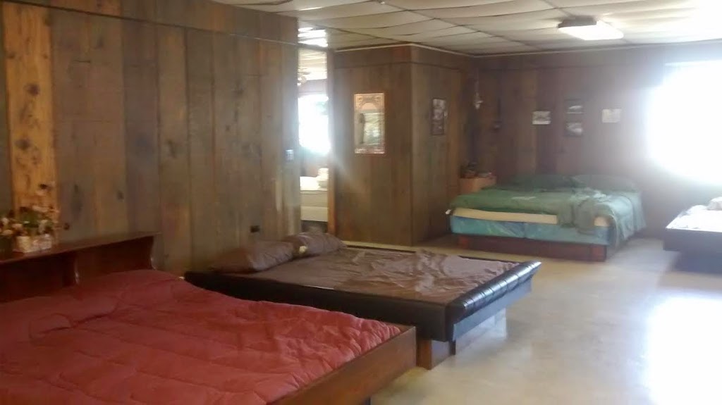 Darrells Waterbeds | 2200 Kickapoo Dr, Danville, IL 61832, USA | Phone: (217) 431-4992