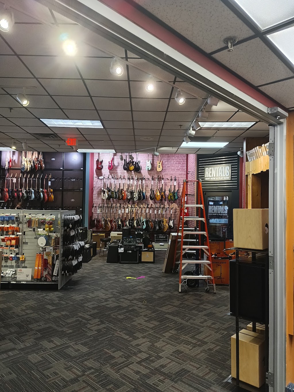 Guitar Center | 2333 N Central Expy Suite 101, Plano, TX 75075, USA | Phone: (972) 422-7171