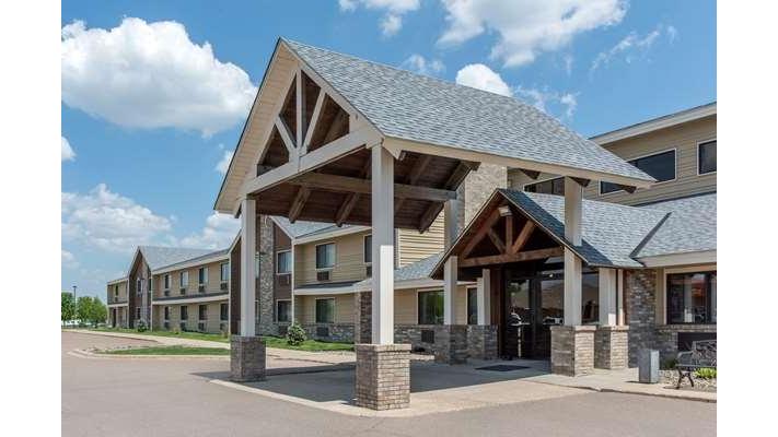 Quality Inn & Suites | 1200 1st St NE East, New Prague, MN 56071, USA | Phone: (952) 758-7300