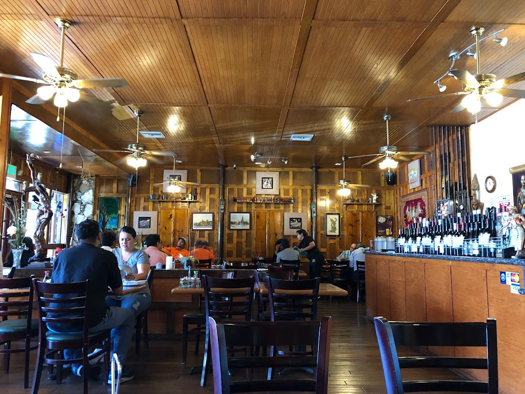 Mom Can Cook Thai Kitchen | 18358 Soledad Canyon Rd, Santa Clarita, CA 91387, USA | Phone: (661) 251-8103