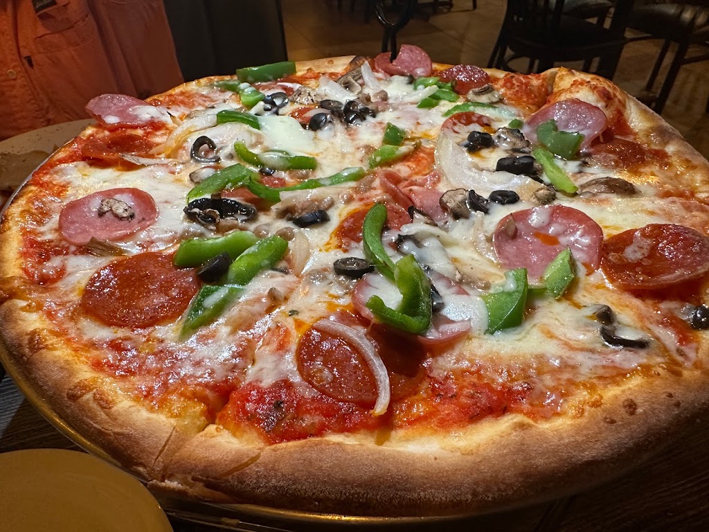 Italianos Capriccio Pizza, Pasta & Bar | 1004 Boyd Rd, Azle, TX 76020, USA | Phone: (817) 270-2339