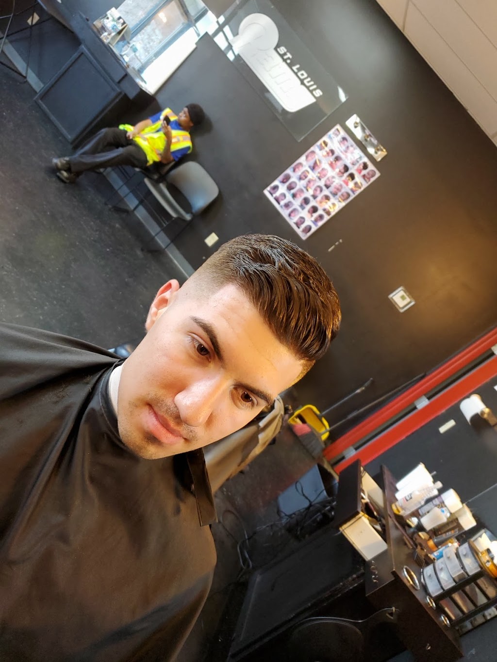 Misters Barber & Beauty | 317 Market Pl, Fairview Heights, IL 62208, USA | Phone: (618) 394-8618