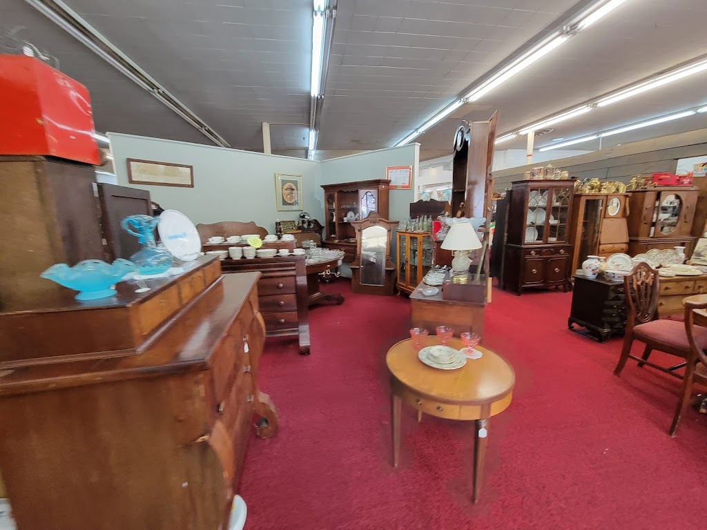 Lous Antique Mall | 120 Arnett Blvd, Danville, VA 24540, USA | Phone: (434) 797-5777