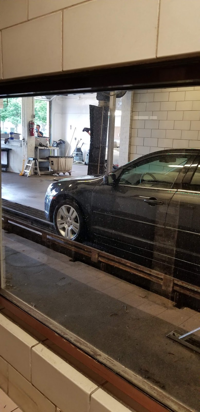 Clean and Bright Car Wash | 8701 W 159th St, Orland Park, IL 60462, USA | Phone: (708) 429-9000