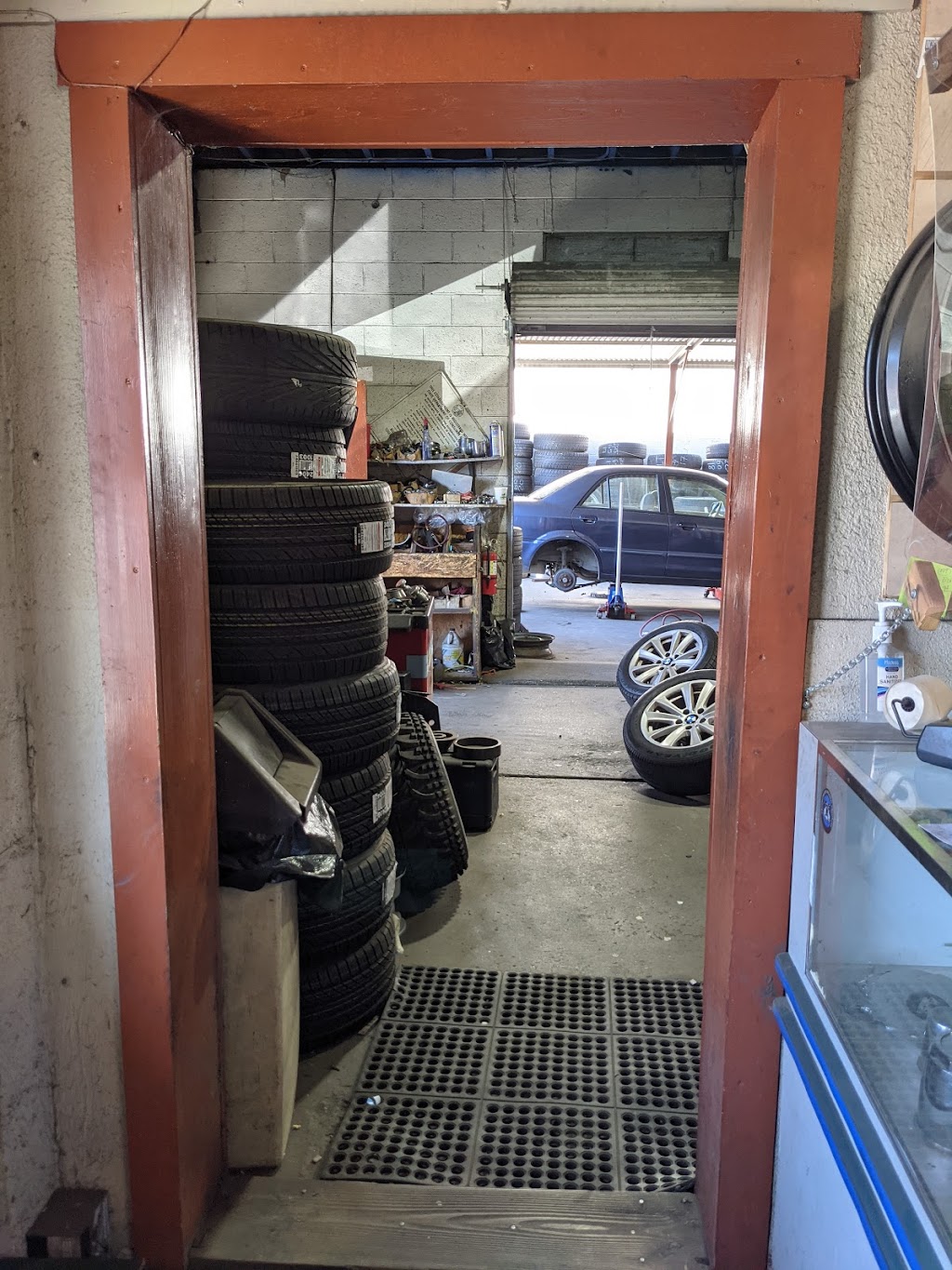 Ocampos Tires Shop | 4638 Broadway Ave, Salida, CA 95368, USA | Phone: (209) 545-4119