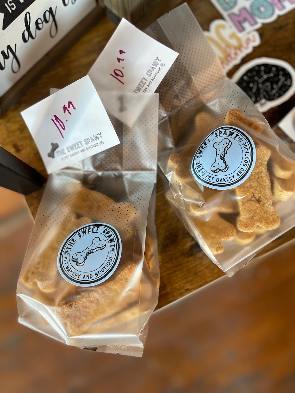 The Sweet Spawt Pet Bakery & Boutique | 301 Holden, East Lynne, MO 64743, USA | Phone: (816) 258-0410