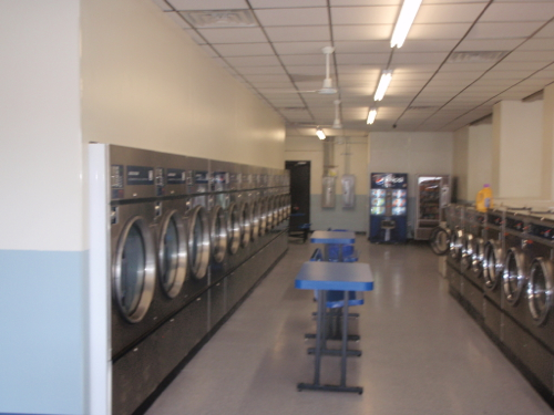 Smithfield Plaza Laundry Land Laundromat | 1258 Smithfield Plaza, Smithfield, VA 23430, USA | Phone: (434) 793-2011