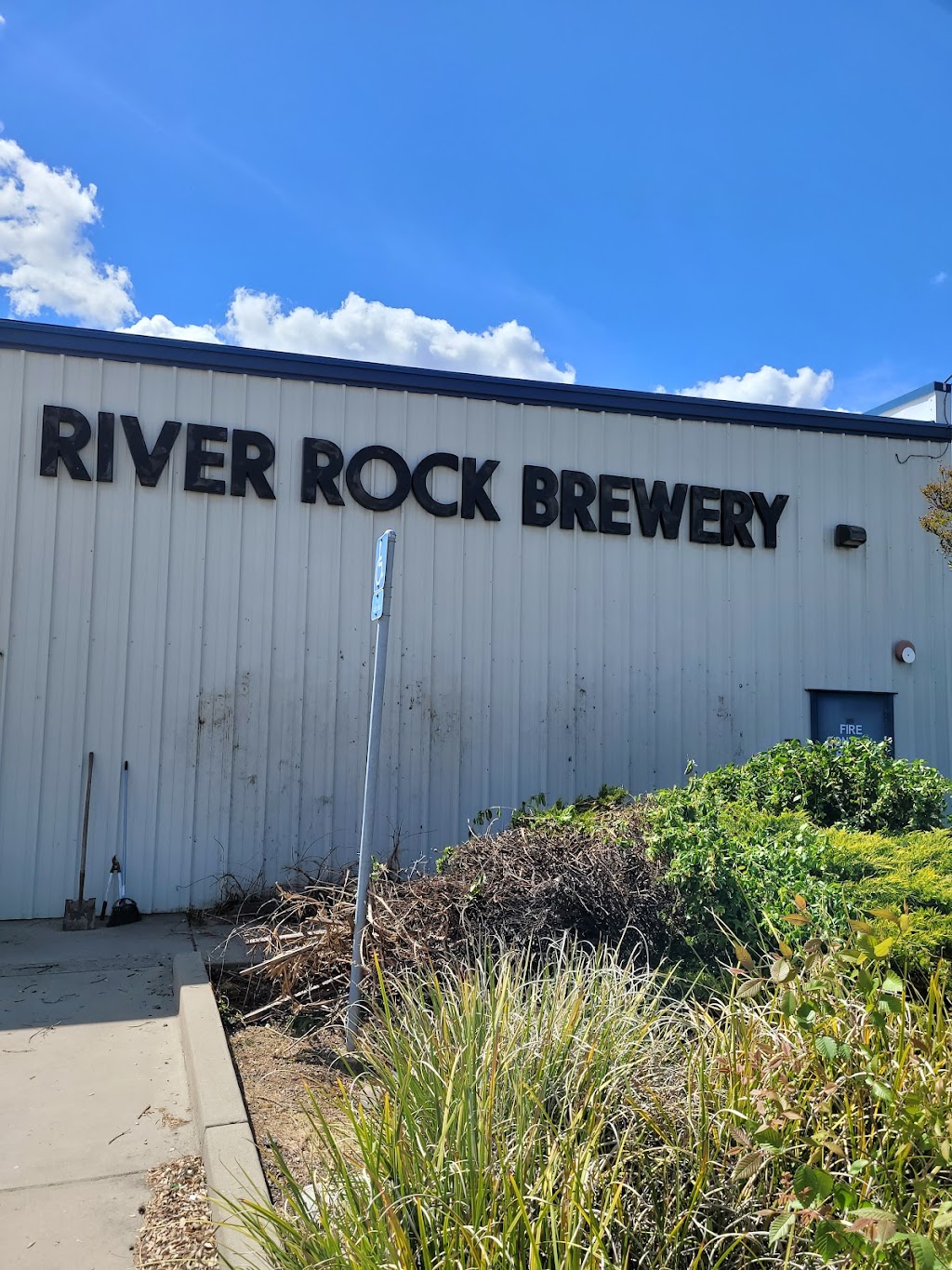 River Rock Brewery | 608 N Lincoln Way, Galt, CA 95632 | Phone: (209) 331-6071