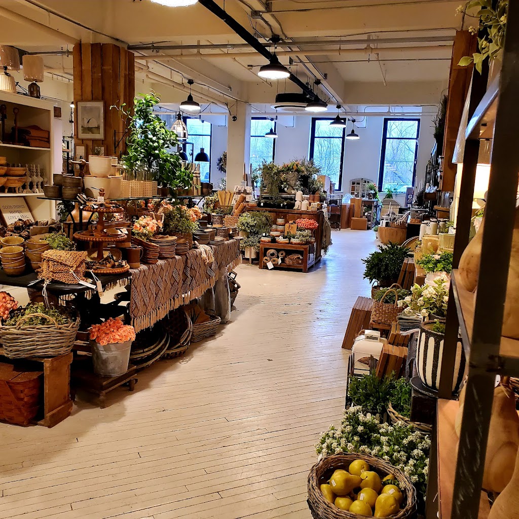 Tattered Tulip | 908 Niagara Falls Blvd, North Tonawanda, NY 14120, USA | Phone: (716) 438-5257