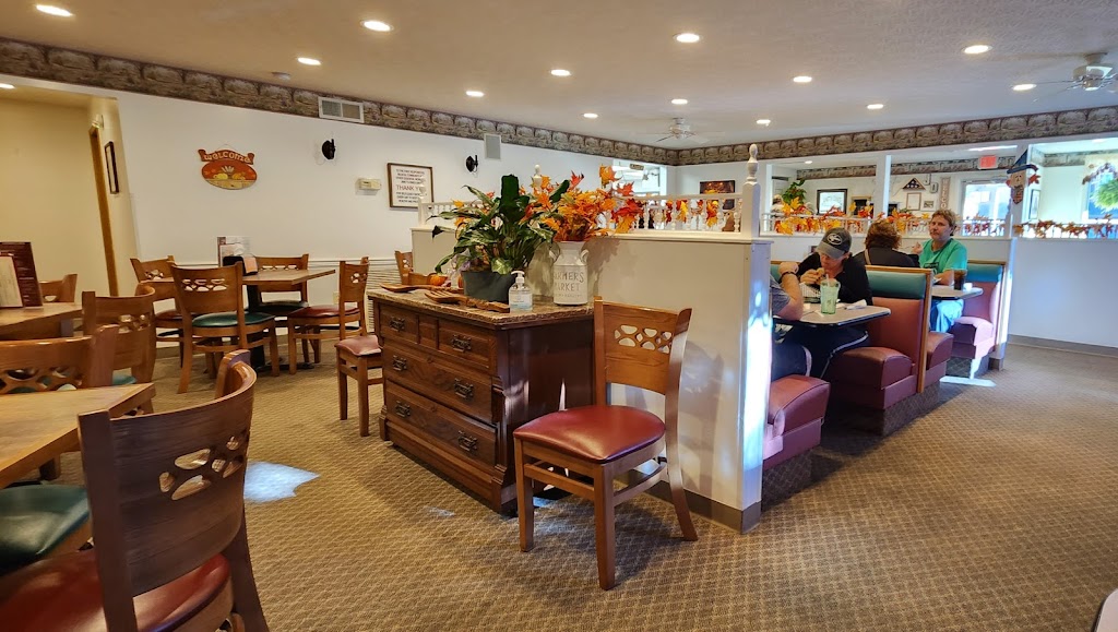 Janets Diner | 12805 North St, Dillsboro, IN 47018, USA | Phone: (812) 432-5410