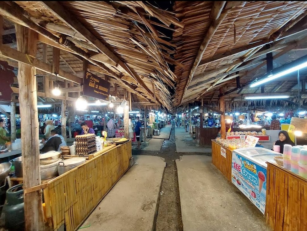 Khlong Hae Floating Market | หมู่ที่ 3 ตำบล คลองแห อำเภอหาดใหญ่ สงขลา 90110, Thailand | Phone: 074 305 333