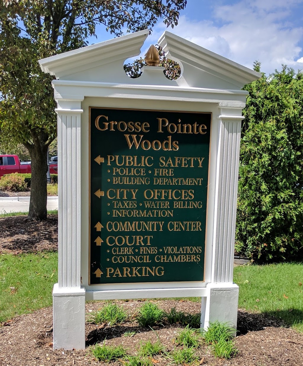 Grosse Pointe Woods City Hall | 20025 Mack Plaza Dr, Grosse Pointe Woods, MI 48236, USA | Phone: (313) 343-2440