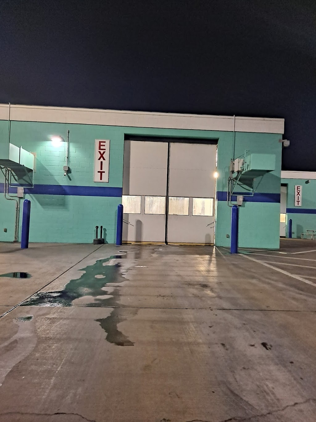 Blue Beacon Truck Wash of Laredo, TX | 1020 Beltway Parkway I-35 South Bound Exit 13, Laredo, TX 78045, USA | Phone: (956) 436-5416