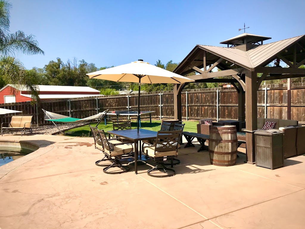 Farmhouse Vacations | 17054 Handlebar Rd, Ramona, CA 92065, USA | Phone: (760) 440-8281