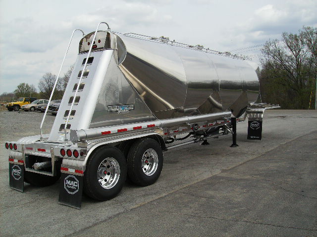 Amston Trailer Sales & Leasing | 7213 US-41, Caledonia, WI 53108 | Phone: (262) 835-4700