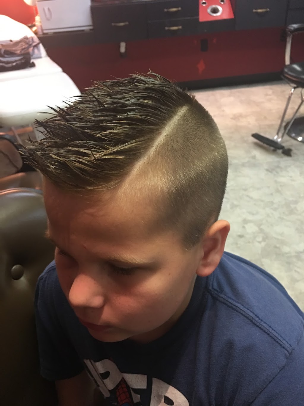 Harrisons Barber Shop | 429 Main St South, McKee, KY 40447, USA | Phone: (606) 287-7025