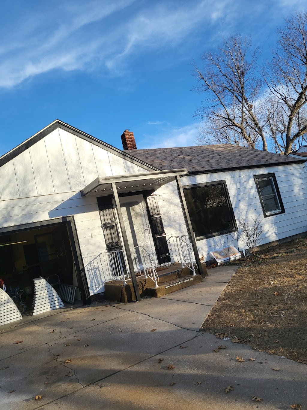 Diaz. Pro painting | 208 E Park St, Hutchinson, KS 67501, USA | Phone: (620) 664-4381