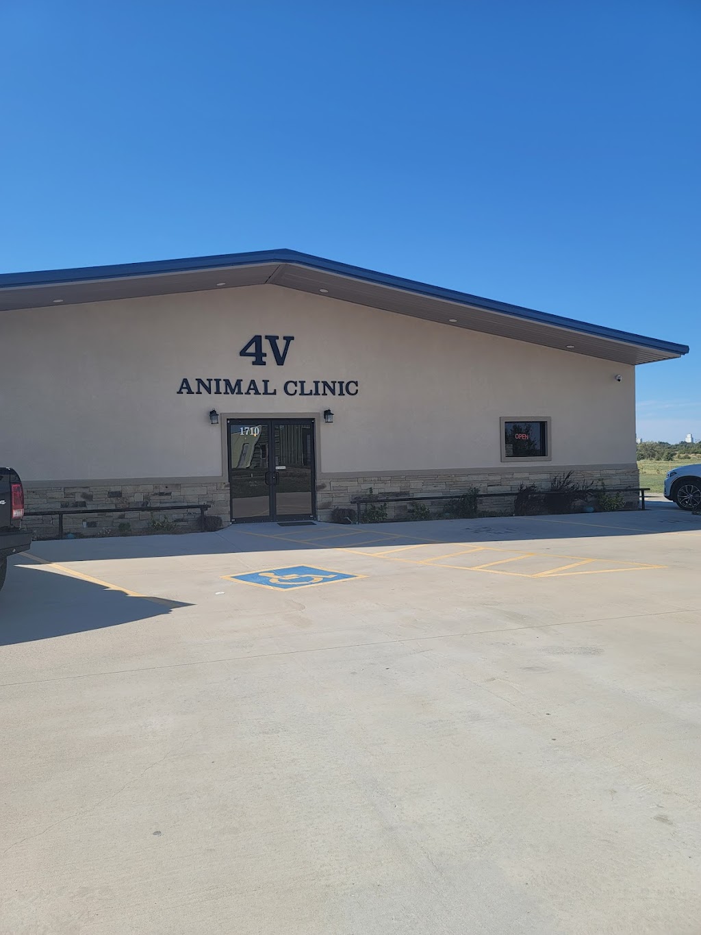 4V Animal Clinic | 1710 S Shepard Ave, El Reno, OK 73036, USA | Phone: (405) 262-2245