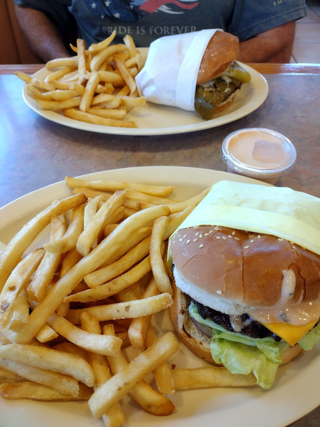 Steves Burgers West | 240 S Sanderson Ave, Hemet, CA 92545, USA | Phone: (951) 765-0200