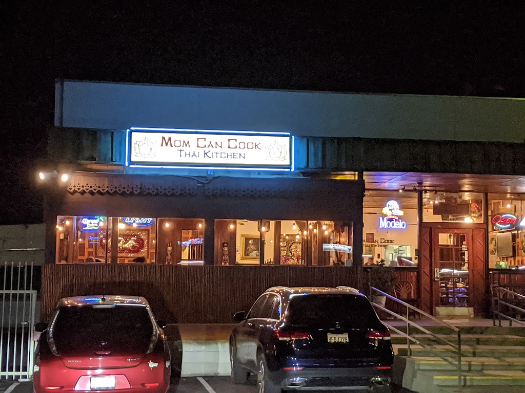 Mom Can Cook Thai Kitchen | 18358 Soledad Canyon Rd, Santa Clarita, CA 91387, USA | Phone: (661) 251-8103