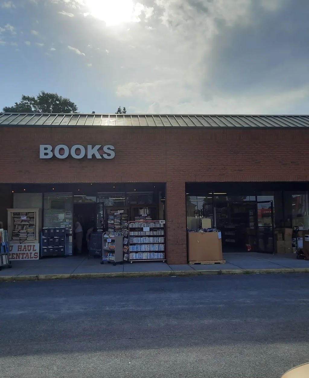 The Crazy Book Lady | 5058 Cherokee St, Acworth, GA 30101, USA | Phone: (678) 695-3064