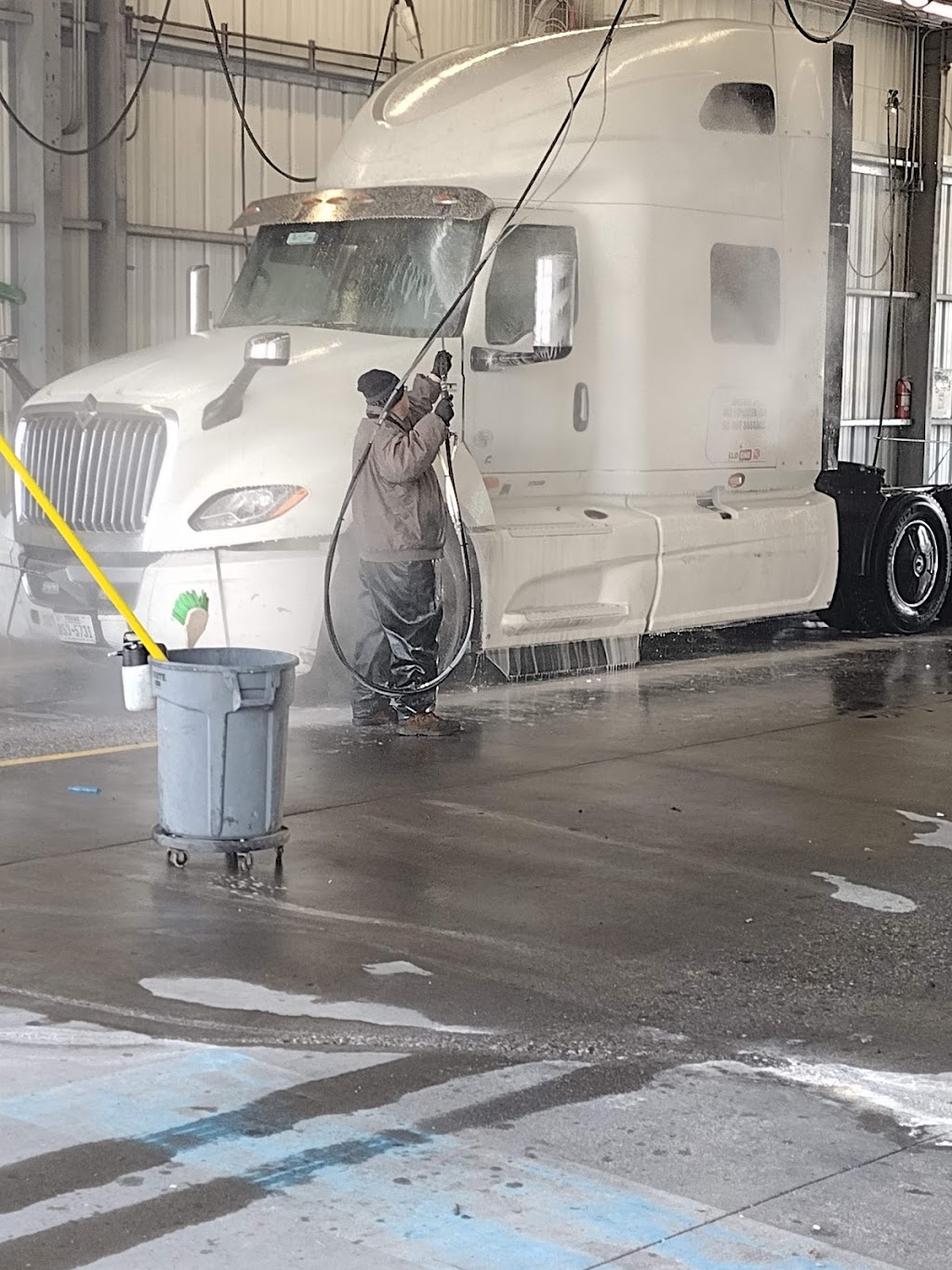The Big Truck Wash | 2021 NW Sundial Rd # 2, Troutdale, OR 97060, USA | Phone: (503) 715-2561