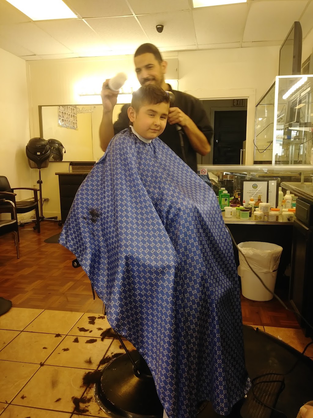 Razor Sharp Cutz-Latino Barbershop | 9608 1st View St, Norfolk, VA 23503, USA | Phone: (757) 332-1364