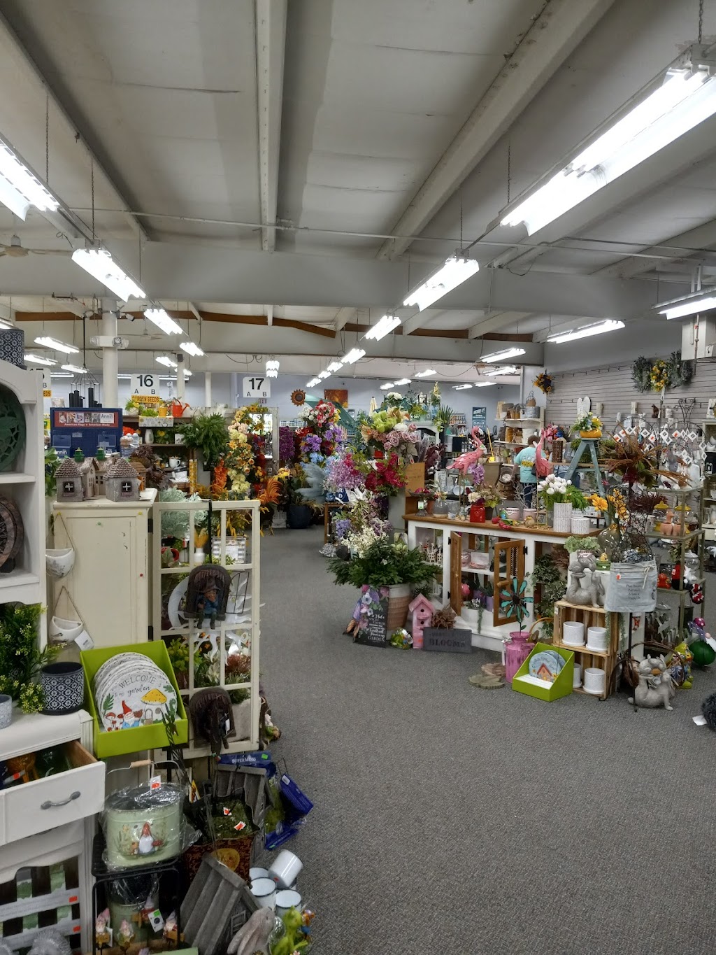 Barretts Showplace Gardens & Flower Shop | 1033 W Beecher St, Adrian, MI 49221, USA | Phone: (517) 781-7750