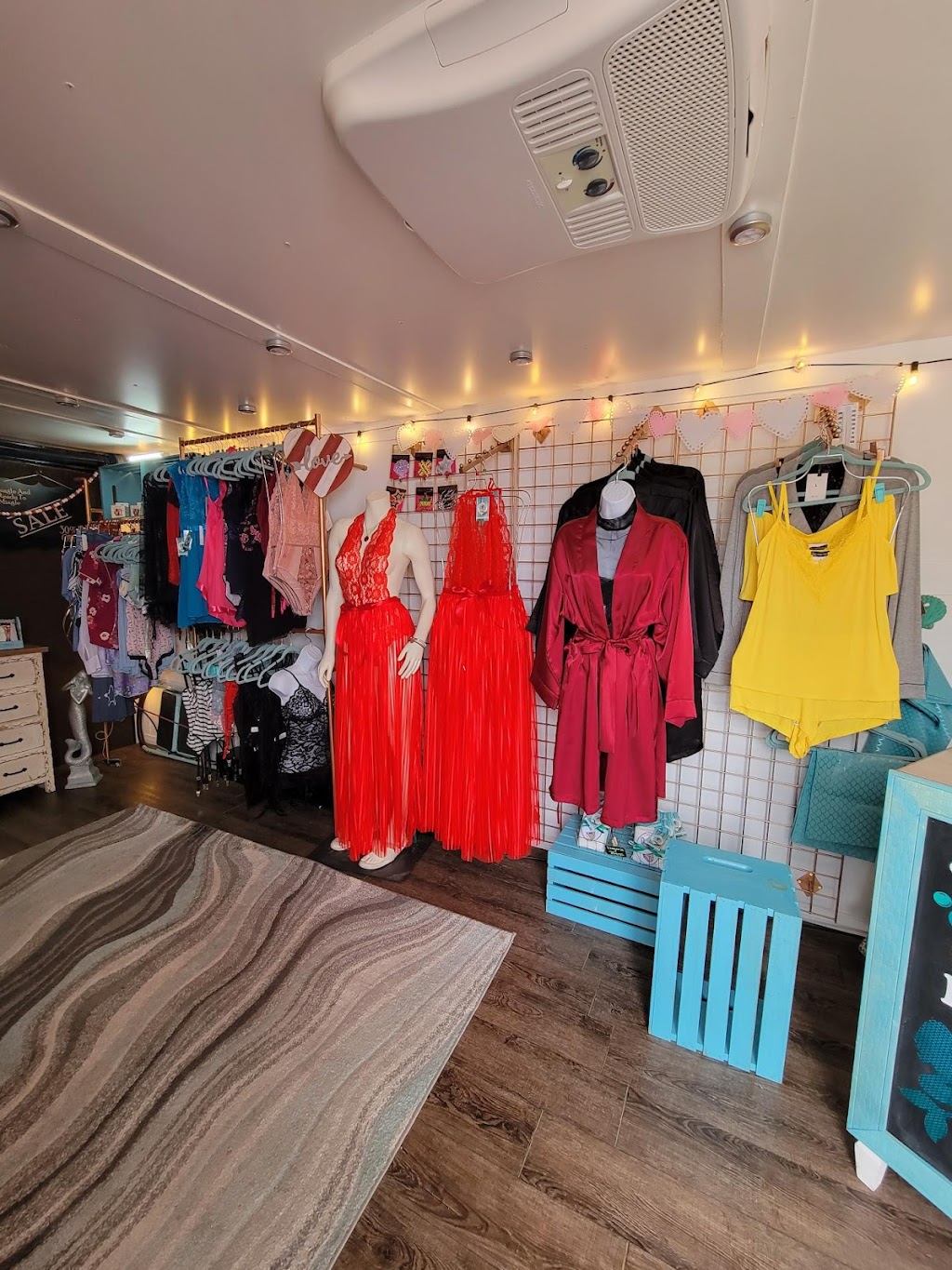 Mermaid Lounge Boutique | No store front to visit, Beaumont, CA 92223, USA | Phone: (951) 759-1300