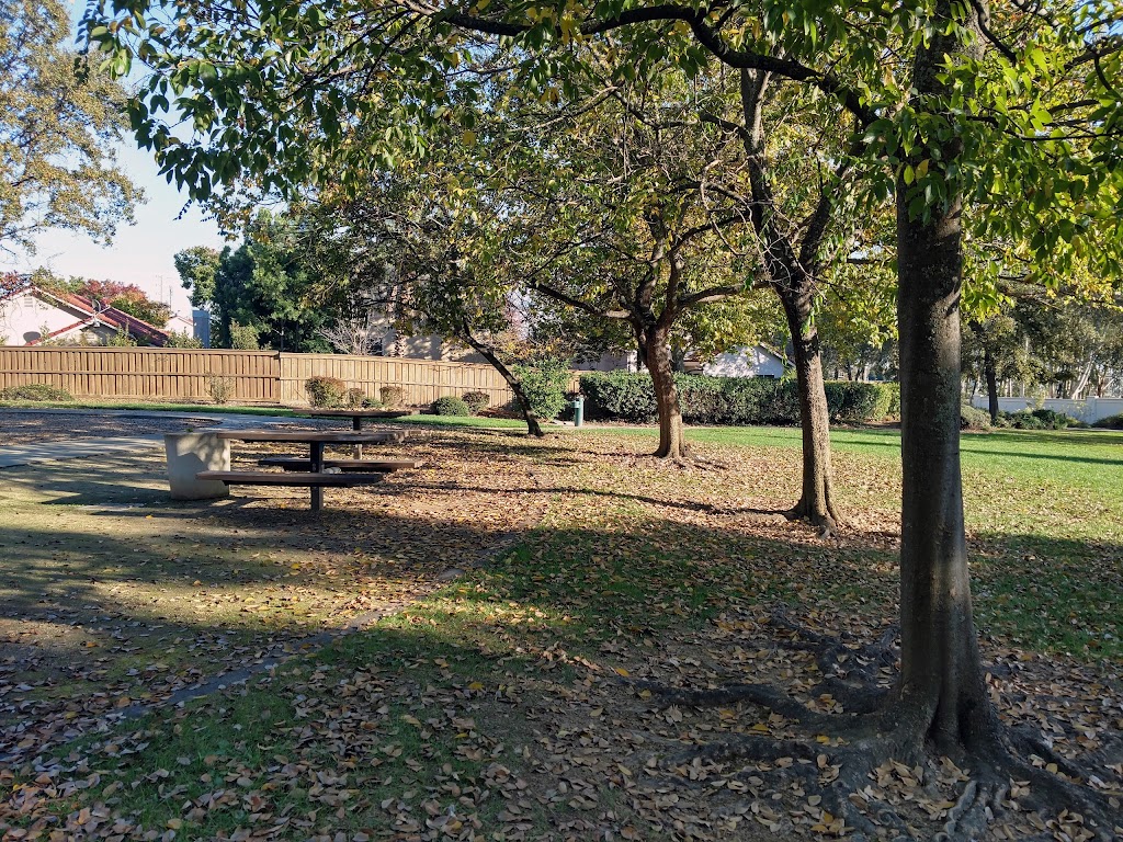Windsor Mini Park | 131 Kennerly Way, Folsom, CA 95630, USA | Phone: (916) 461-6601
