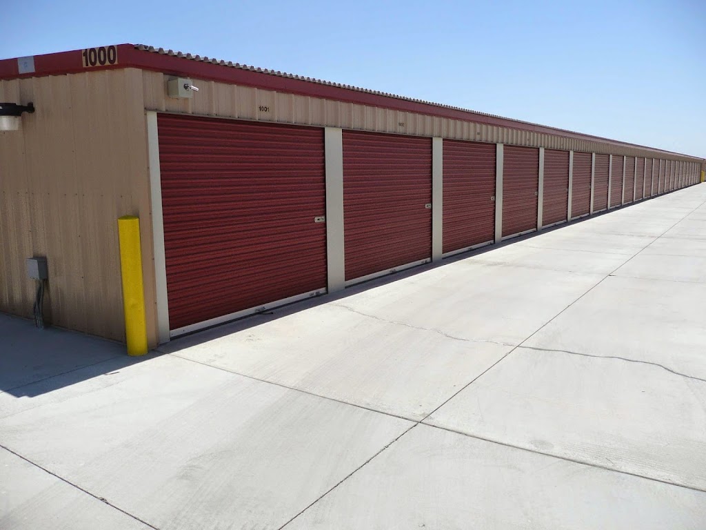 California Self Storage & Penske | 298 N 19 1/2 Ave, Lemoore, CA 93245, USA | Phone: (559) 925-8888