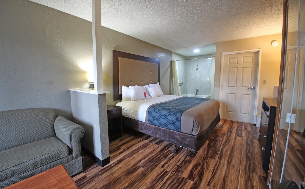 Econo Lodge Hillsboro I-35 | 1515 Old Brandon Rd, Hillsboro, TX 76645, USA | Phone: (254) 582-3333