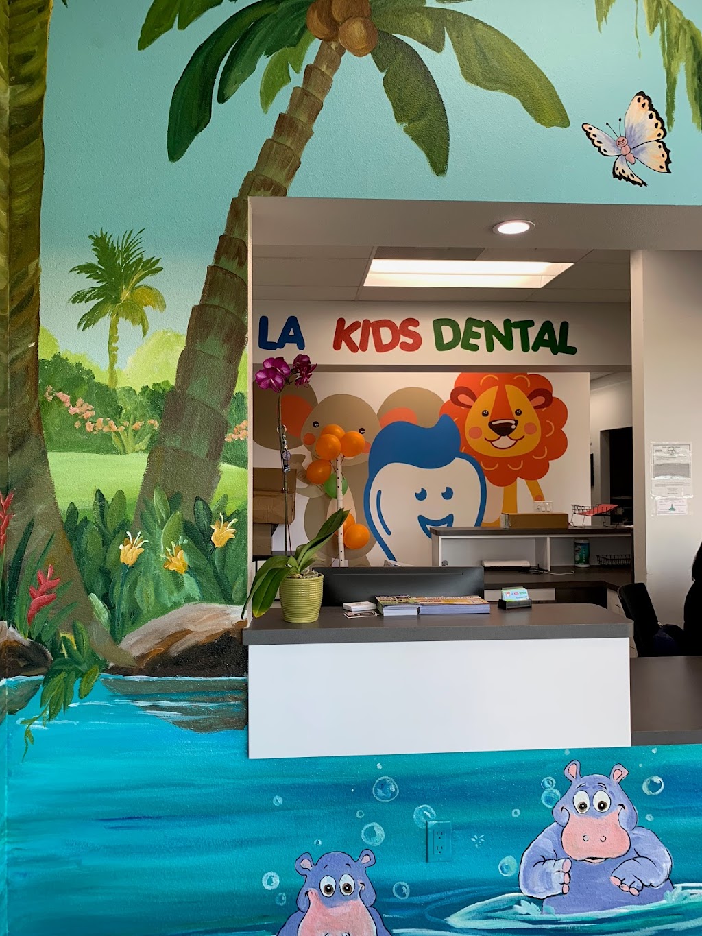 LA Kids Dental | 10835 Oxnard St, North Hollywood, CA 91606, USA | Phone: (818) 945-9458