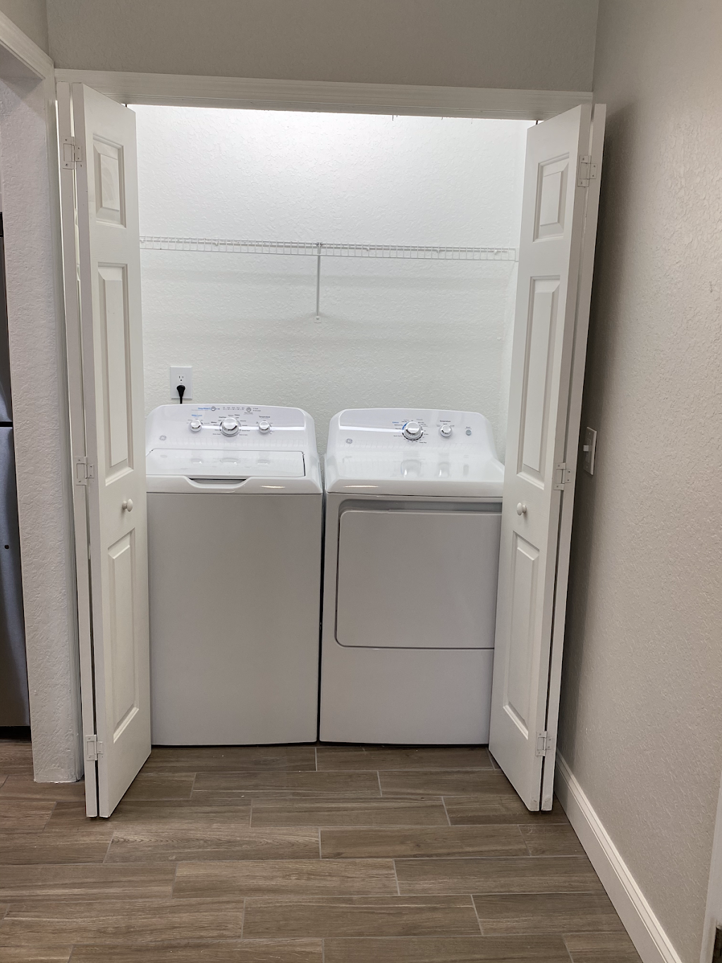 Waters Edge Apartments | 3625 New Jersey Rd, Lakeland, FL 33803, USA | Phone: (863) 474-9593