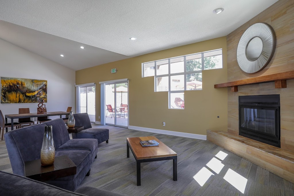 Silver Reef Apartments | 12419 W 2nd Pl, Lakewood, CO 80228, USA | Phone: (833) 224-9907