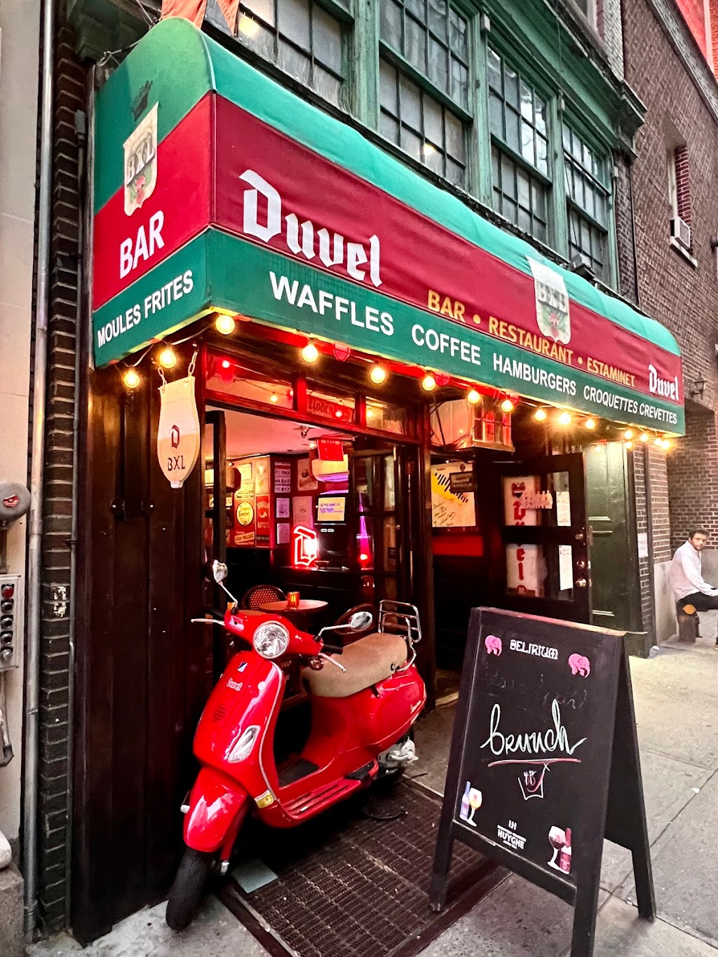 BXL Cafe | 125 W 43rd St, New York, NY 10036, USA | Phone: (212) 768-0200