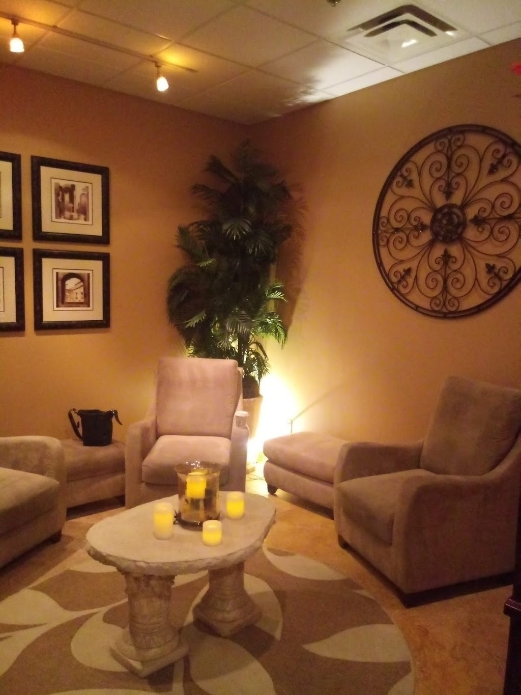 Akira Spa & Salon | 1741 NE Douglas St #102, Lees Summit, MO 64086, USA | Phone: (816) 554-4772