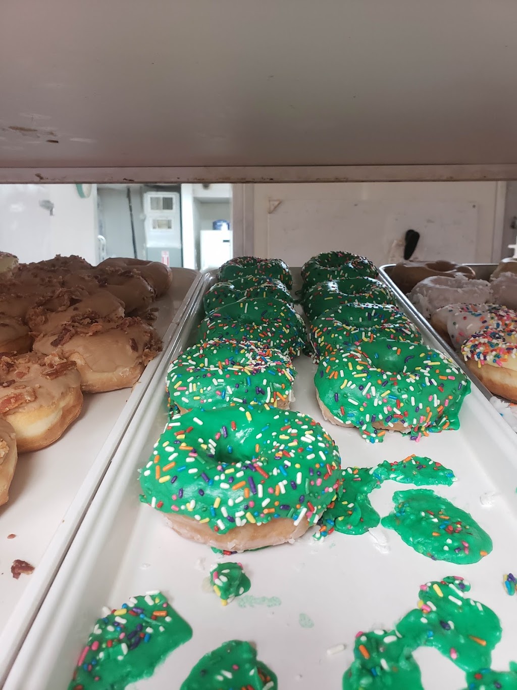 Snowflake Donuts | 1906 N Alexander Dr, Baytown, TX 77520, USA | Phone: (281) 838-8643