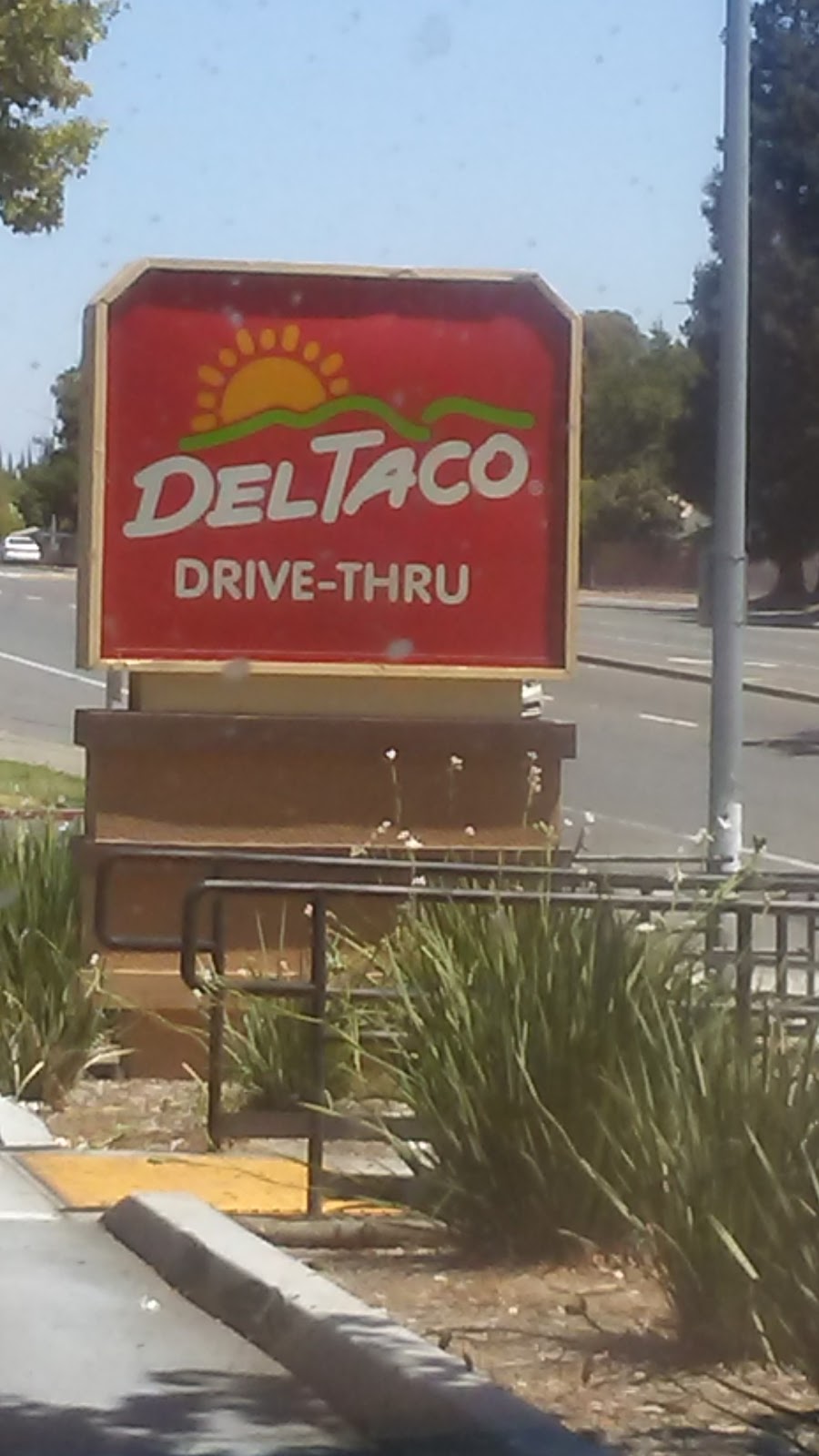 Del Taco | 4337 Elkhorn Blvd, Sacramento, CA 95842, USA | Phone: (916) 332-9117