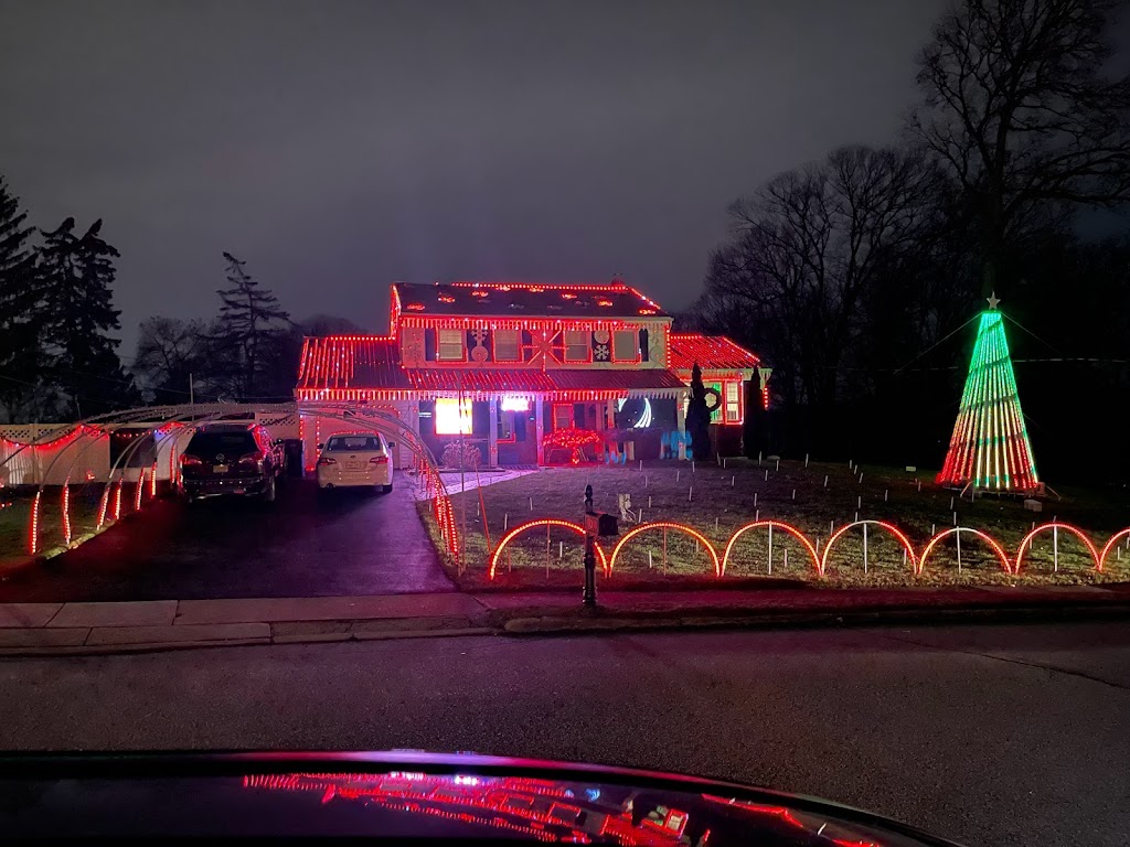 Fleetwood Lights - A Christmas Lights House Display | 32 Fleetwood Dr, Rockaway, NJ 07866, USA | Phone: (973) 664-7475