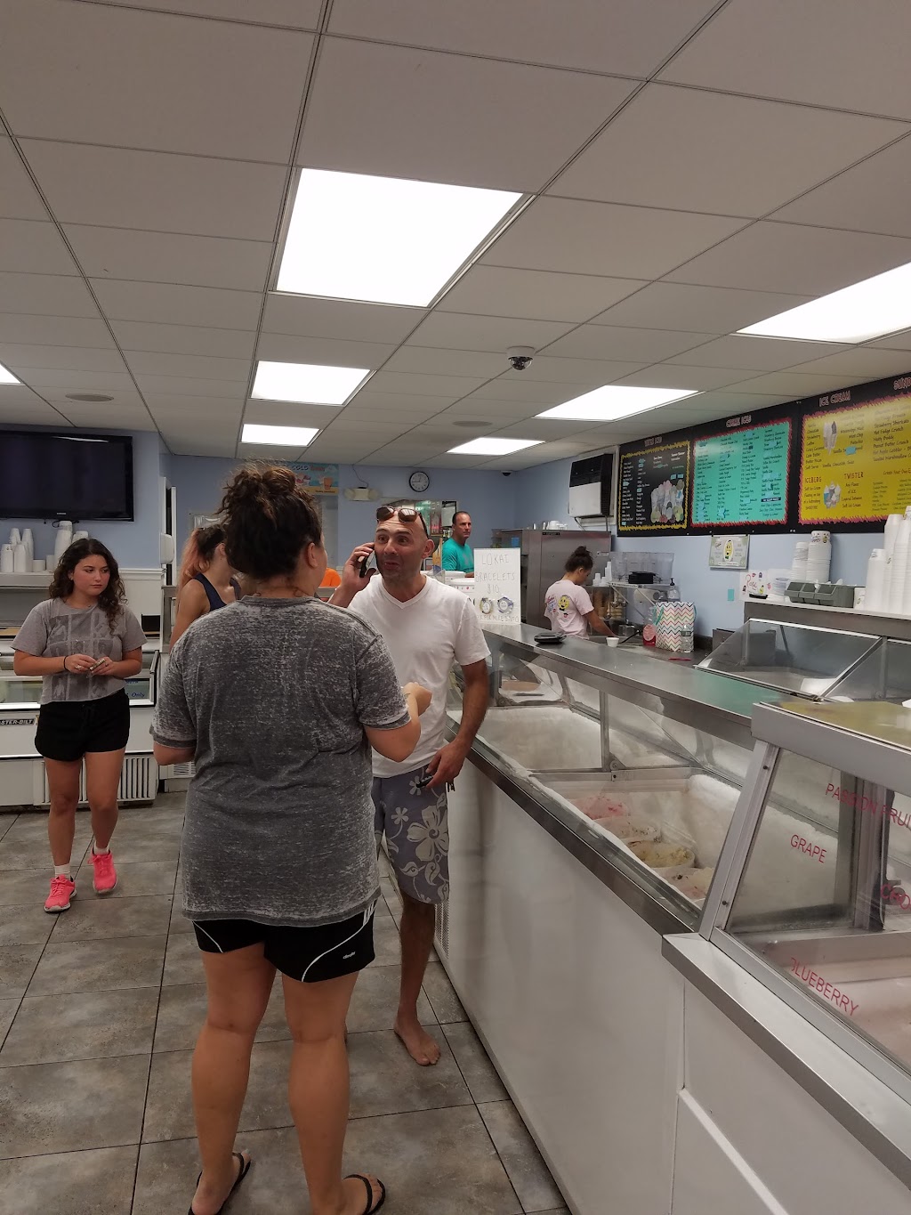 Ralphs Famous Italian Ices | 674 W Montauk Hwy, Lindenhurst, NY 11757, USA | Phone: (631) 226-3199