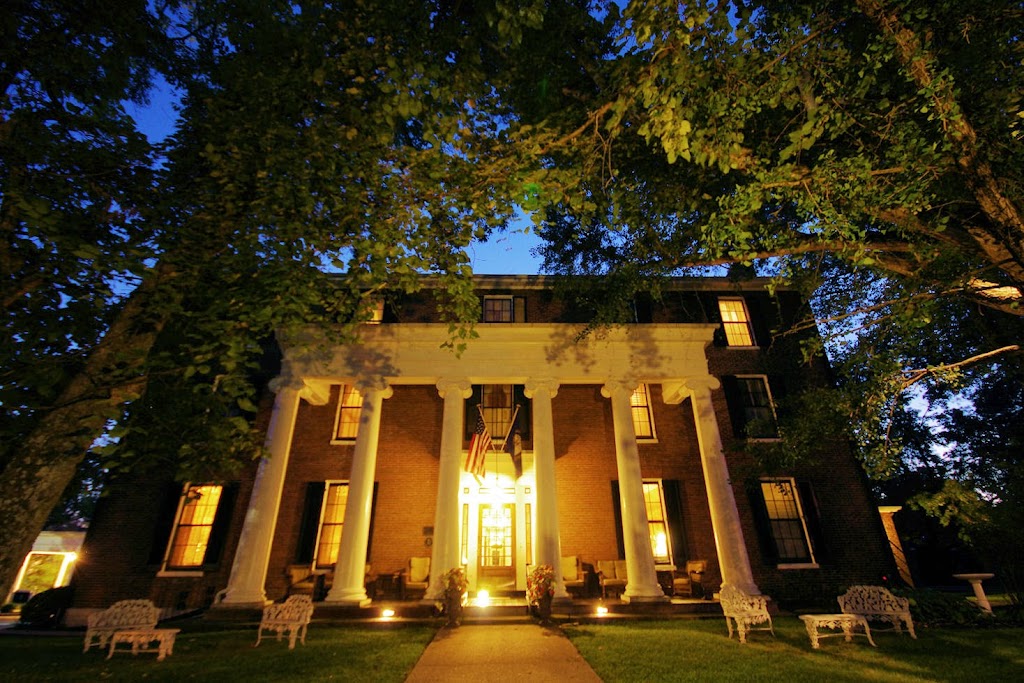 Beaumont Inn | 638 Beaumont Inn Dr, Harrodsburg, KY 40330, USA | Phone: (859) 734-3381